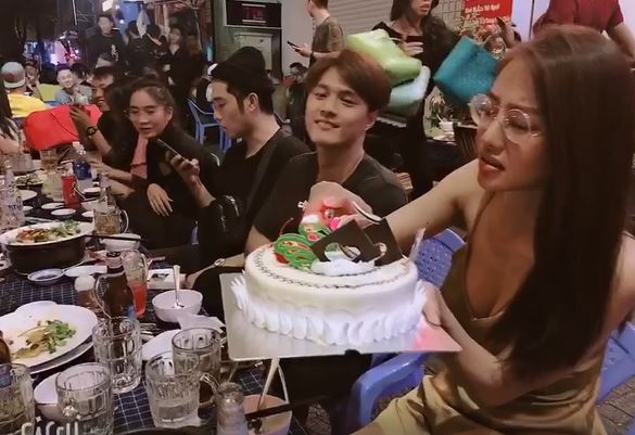 Linh Chi nhắn nhủ đến Lâm Vinh Hải trong ngày sinh nhật: Vợ hứa sẽ luôn bên cạnh chồng
