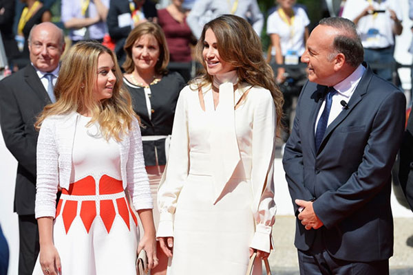 Phong cách thời trang của Hoàng hậu và Công chúa nước Jordan