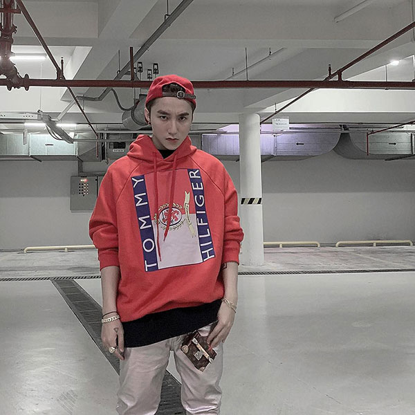 Sơn Tùng M-TP tích cực lăng xê áo hoodie phong cách streetwear