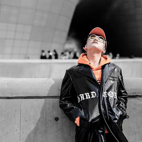 Sơn Tùng M-TP tích cực lăng xê áo hoodie phong cách streetwear