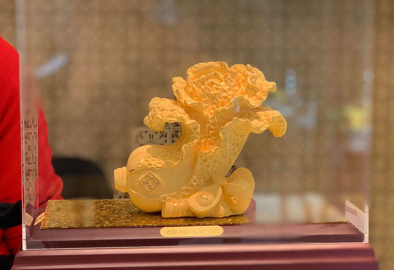 Tết Kỷ Hợi, mừng tuổi sếp con heo vàng nguyên khối trăm triệu