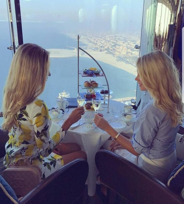 Mua sắm hàng hiệu, nuôi hổ, lái xe sang: Đây chính là cuộc sống xa xỉ hàng ngày của con nhà giàu Dubai