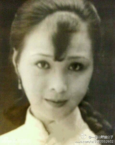 Đẳng cấp gia tộc của Lưu Diệc Phi: Nhà nội là quan chức cấp cao, nhà ngoại lại toàn mỹ nhân nghiêng nước nghiêng thành