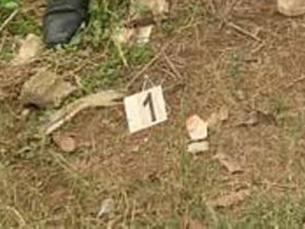 Chặn xe, đấm gục người đi đường rồi cướp tài sản