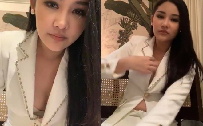 Lê Âu Ngân Anh lộ nội y khi livestream, phản ứng bức xúc khi bị nói trắng tay