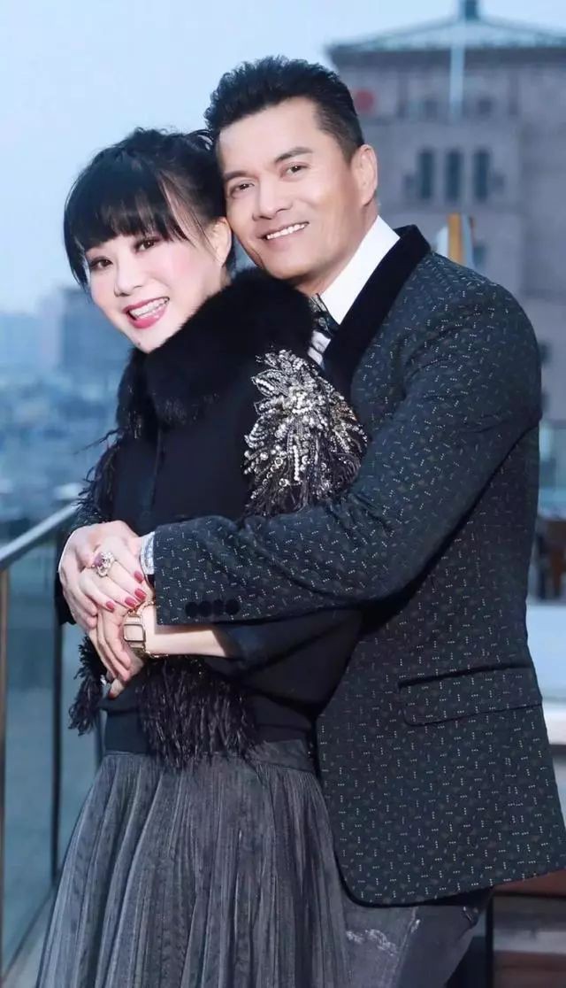 Tỷ phú nổi tiếng Hong Kong sinh tại Việt Nam: Diễn vai khét tiếng, Chân Tử Đan phải đến xin học hỏi