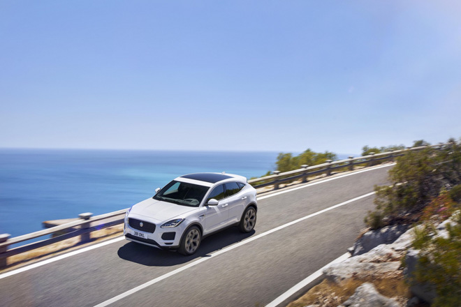 Jaguar bồi thường tiền cho khách hàng vì không thể sửa lỗi trên E-Pace