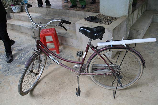 Đang đi đường, bị đâm vô cớ, một bé 4 tuổi tử vong