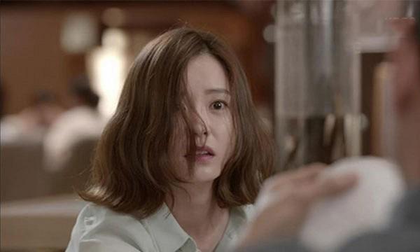 Bố chồng bệnh tật liên miên, mẹ chồng làm việc không ngờ với con dâu ngoan