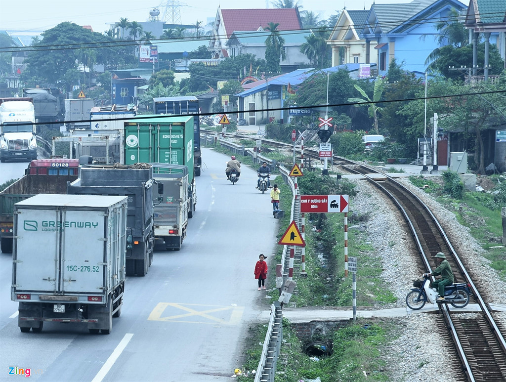 Cầu vượt xây sai gián tiếp gây tai nạn thảm khốc ở Hải Dương?