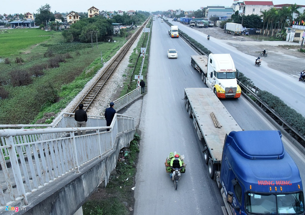 Cầu vượt xây sai gián tiếp gây tai nạn thảm khốc ở Hải Dương?