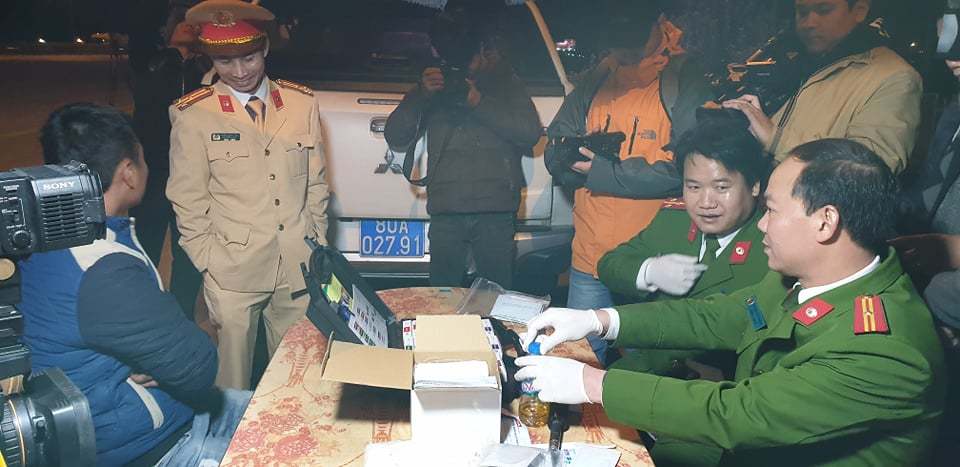 Phát hiện lái xe container trên cao tốc Pháp Vân - Cầu Giẽ dùng ma túy