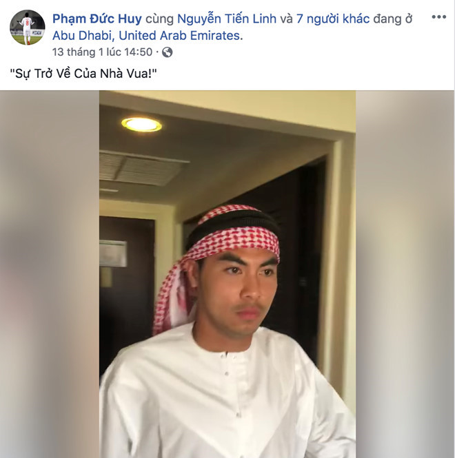 Dù không ra sân, nhà vua Đức Huy vẫn được người hâm mộ chú ý