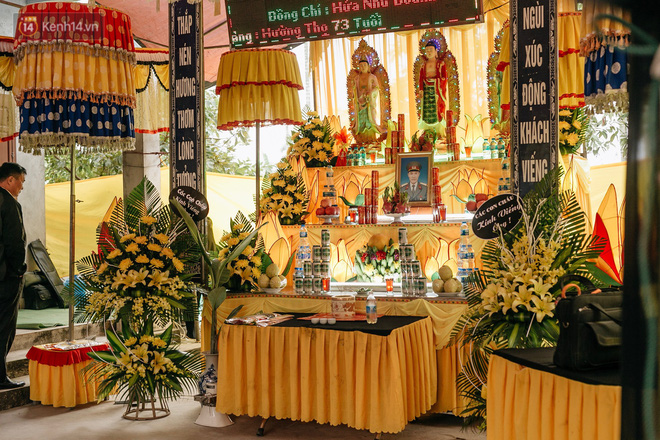 Vụ tai nạn thảm khốc ở Hải Dương: Rợp đỏ vòng hoa đưa tiễn, con gái chứng kiến sự việc không ngờ trong số nạn nhân có cha mình