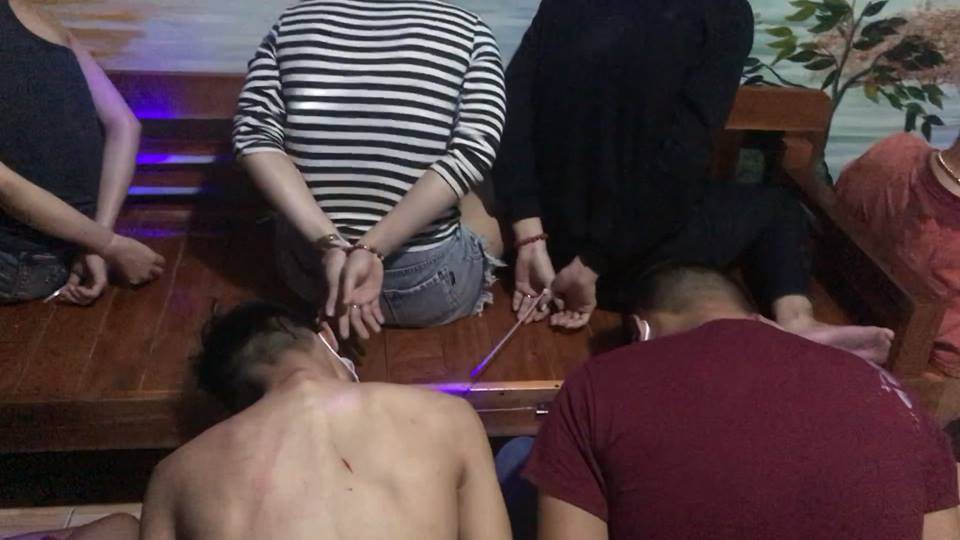 Đôi vợ chồng cùng nhóm dân chơi tổ chức phê ma tuý trong căn nhà khoá kín cửa tại Sài Gòn