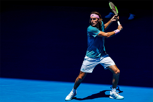 Thầy của Serena mách nước, giúp Tsitsipas đánh bại Federer