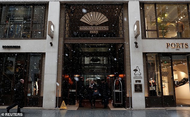 Chris Brown bị cảnh sát bắt giữ tại Pháp vì dính nghi án cưỡng hiếp cấp độ nghiêm trọng