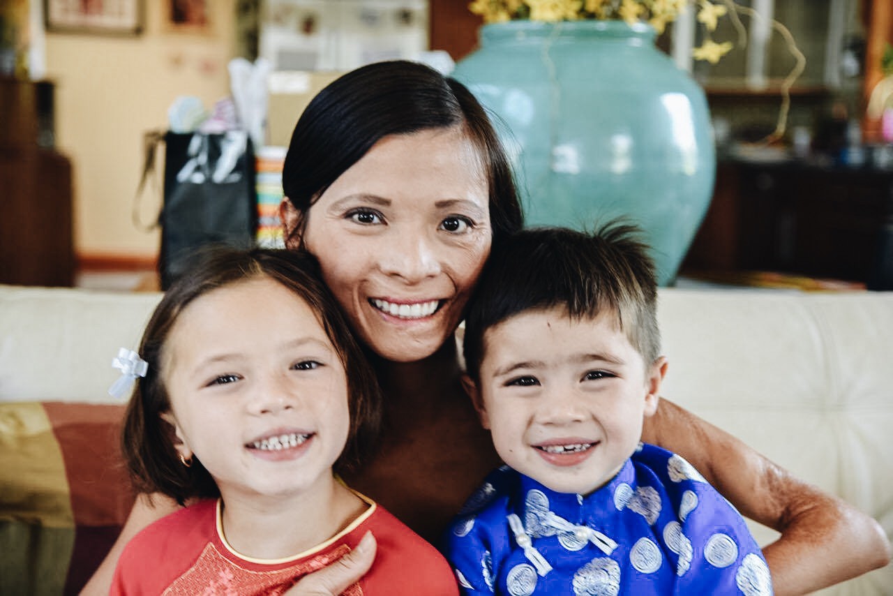 Nghị lực của cô gái từng trải qua gần 10 lần phẫu thuật: Nếu không rơi vào than củi, tôi sẽ không là tôi của ngày hôm nay