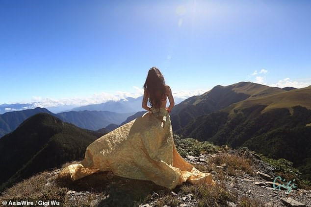 Mặc bikini leo núi, cô gái Trung Quốc chết cóng sau 28 giờ mắc kẹt