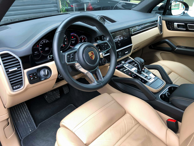 Porsche Cayenne - SUV cho nhà giàu Việt mê tốc độ