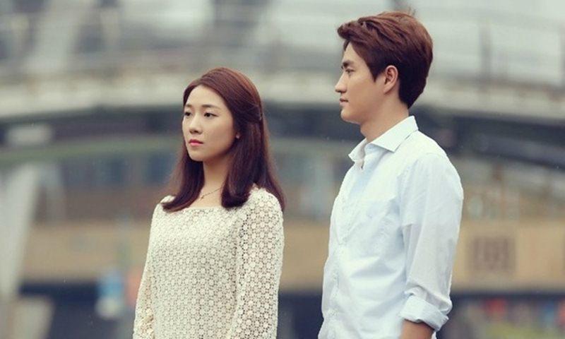 Đàn ông ở độ tuổi này, đàng hoàng đến mấy cũng dễ sẩy chân ngoại tình