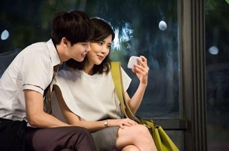 Đàn ông ở độ tuổi này, đàng hoàng đến mấy cũng dễ sẩy chân ngoại tình