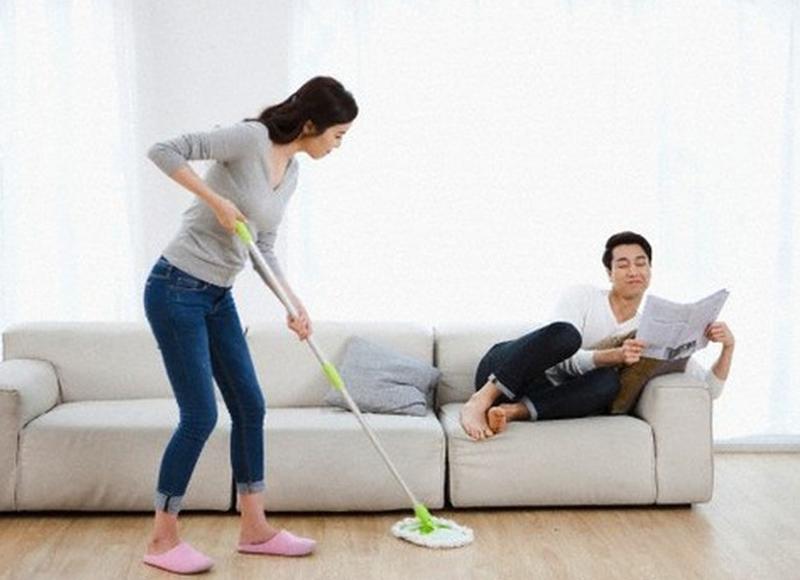 Đàn ông ở độ tuổi này, đàng hoàng đến mấy cũng dễ sẩy chân ngoại tình