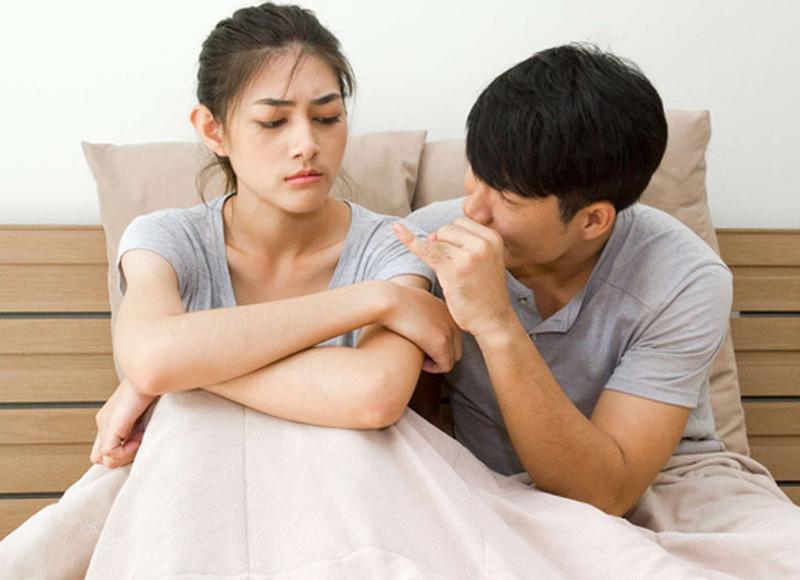 Đàn ông ở độ tuổi này, đàng hoàng đến mấy cũng dễ sẩy chân ngoại tình