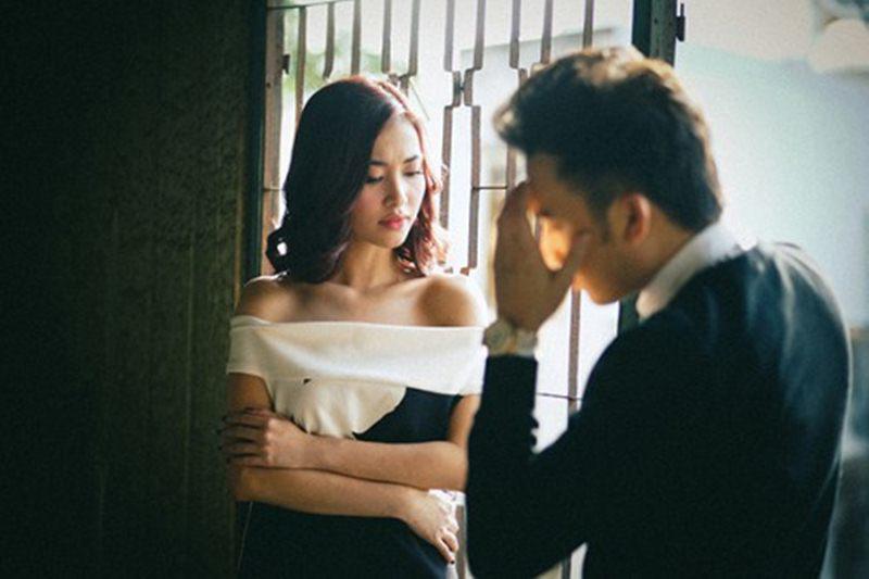 Đàn ông ở độ tuổi này, đàng hoàng đến mấy cũng dễ sẩy chân ngoại tình