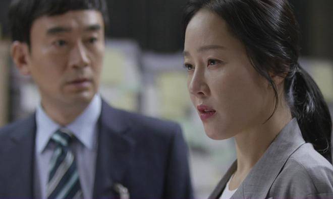 Vợ cao tay mang theo một người đi đánh ghen, chồng vừa nhìn thấy đã khóc không ra tiếng