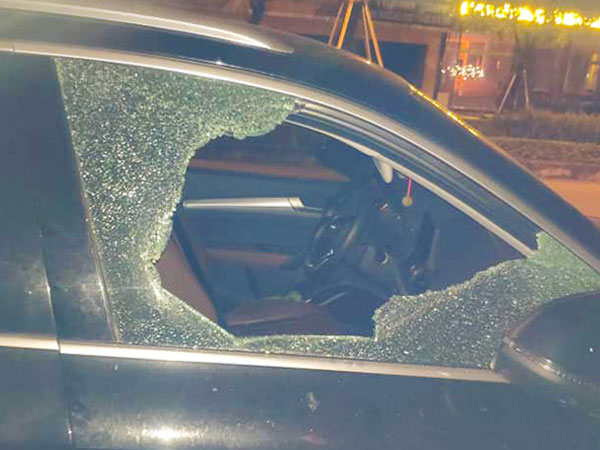 Truy tìm kẻ đập kính Audi Q5, trộm hàng chục triệu đồng