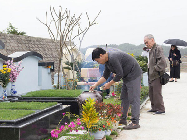 Những điều gia chủ cần biết khi làm lễ Tạ Mộ tổ tiên vào các ngày giáp Tết Nguyên Đán 2019