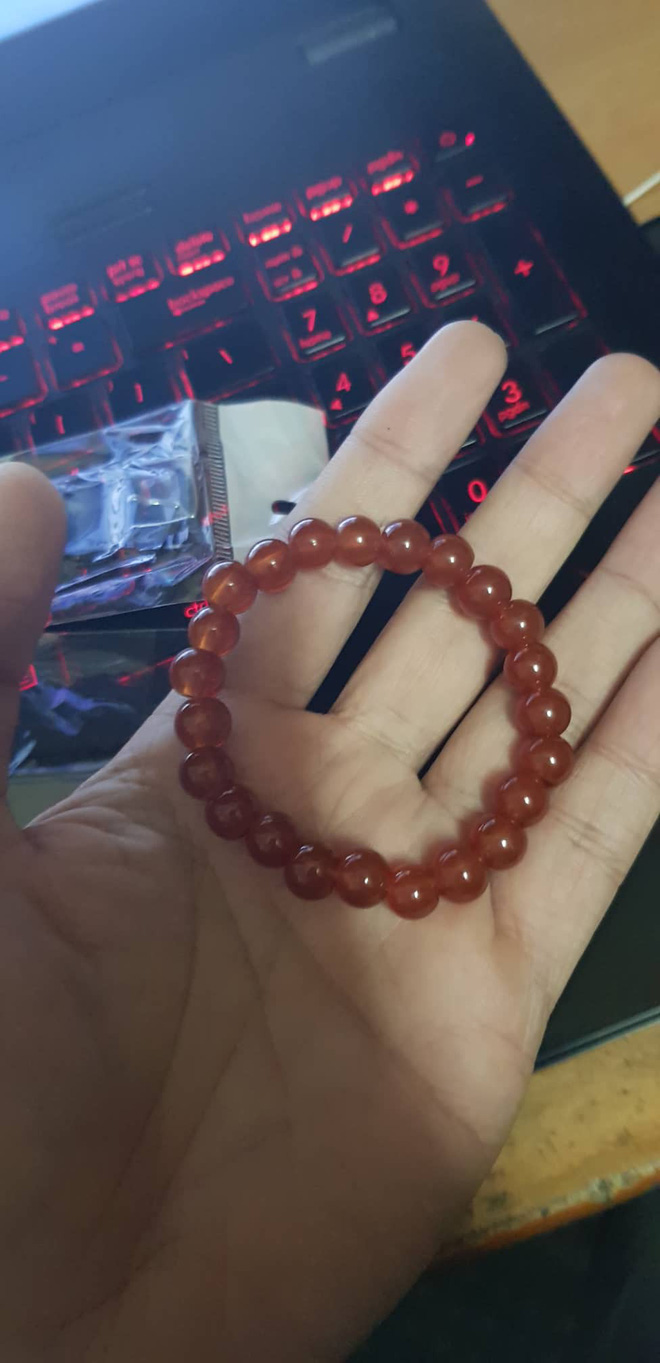 Tin vào lời sale sập sàn gần Tết, thanh niên mua đồng hồ đeo tay chưa xài đã... rớt kim