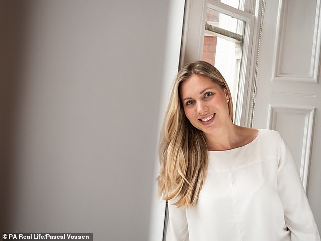 Từng bị ngưng tim năm 6 tuổi, 24 năm sau cô gái mới được chẩn đoán căn bệnh kỳ lạ này