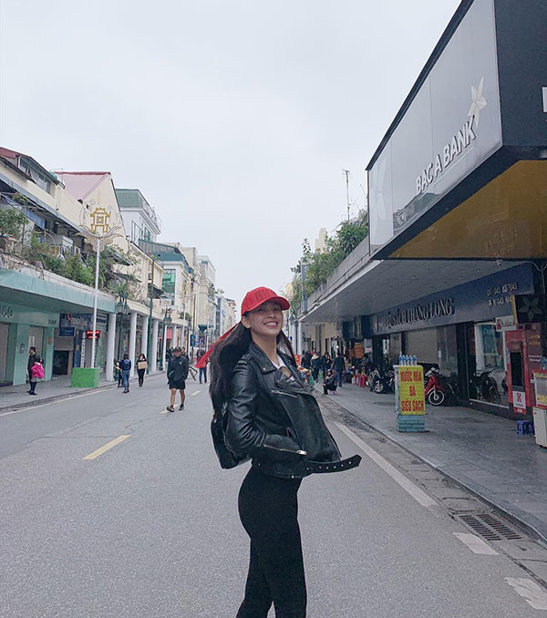 Để biết loạt người đẹp Việt sở hữu body chuẩn đét thế nào, hãy xem họ chinh phục quần bó chẽn siêu kén dáng