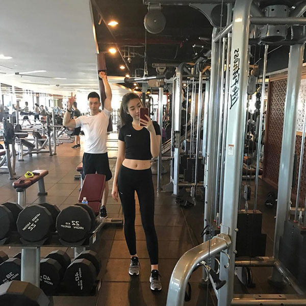 Để biết loạt người đẹp Việt sở hữu body chuẩn đét thế nào, hãy xem họ chinh phục quần bó chẽn siêu kén dáng