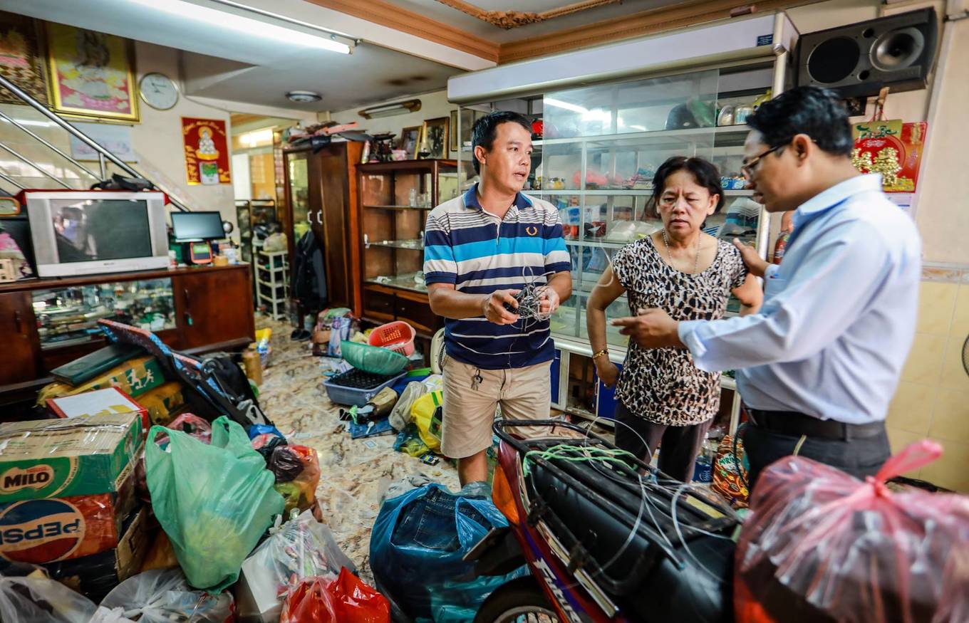 Hàng trăm người trong chung cư nghiêng ở Sài Gòn di dời khẩn cấp