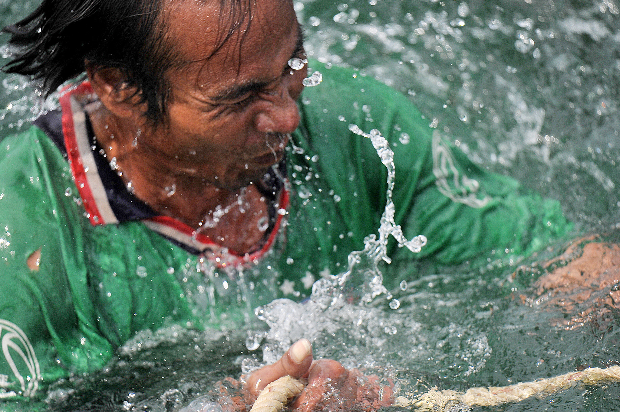 Người nhện ở vùng biển cực nam Tổ quốc