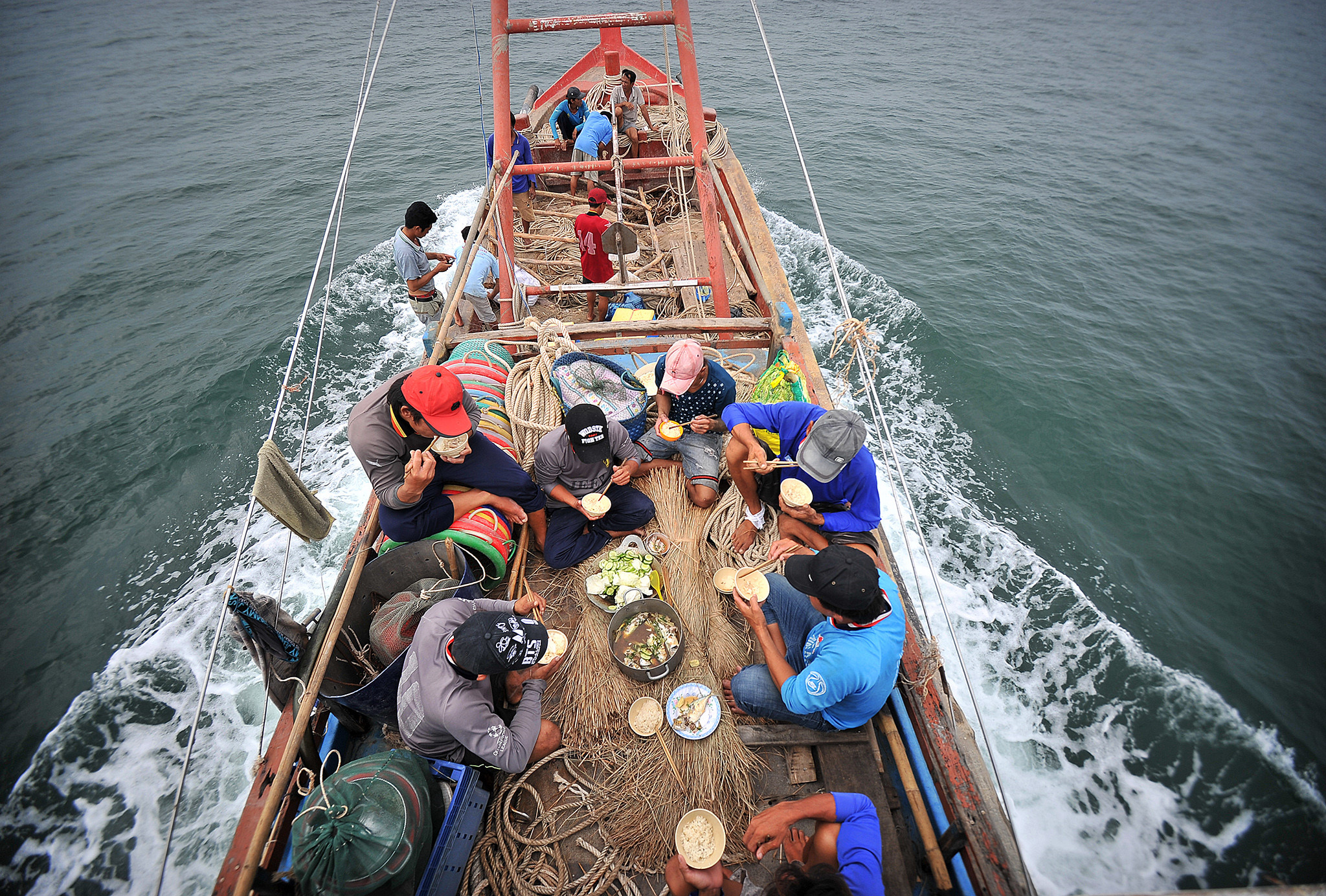 Người nhện ở vùng biển cực nam Tổ quốc