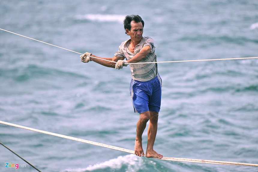 Người nhện ở vùng biển cực nam Tổ quốc