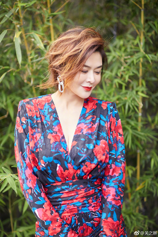 Nhan sắc minh tinh tuổi U60 được bầu chọn đẹp nhất Trung Quốc