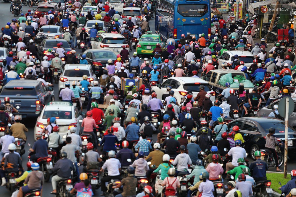Nỗi ám ảnh của người Sài Gòn những ngày cận Tết: Rừng xe đông nghẹt trên nhiều tuyến đường trung tâm từ trưa đến tối