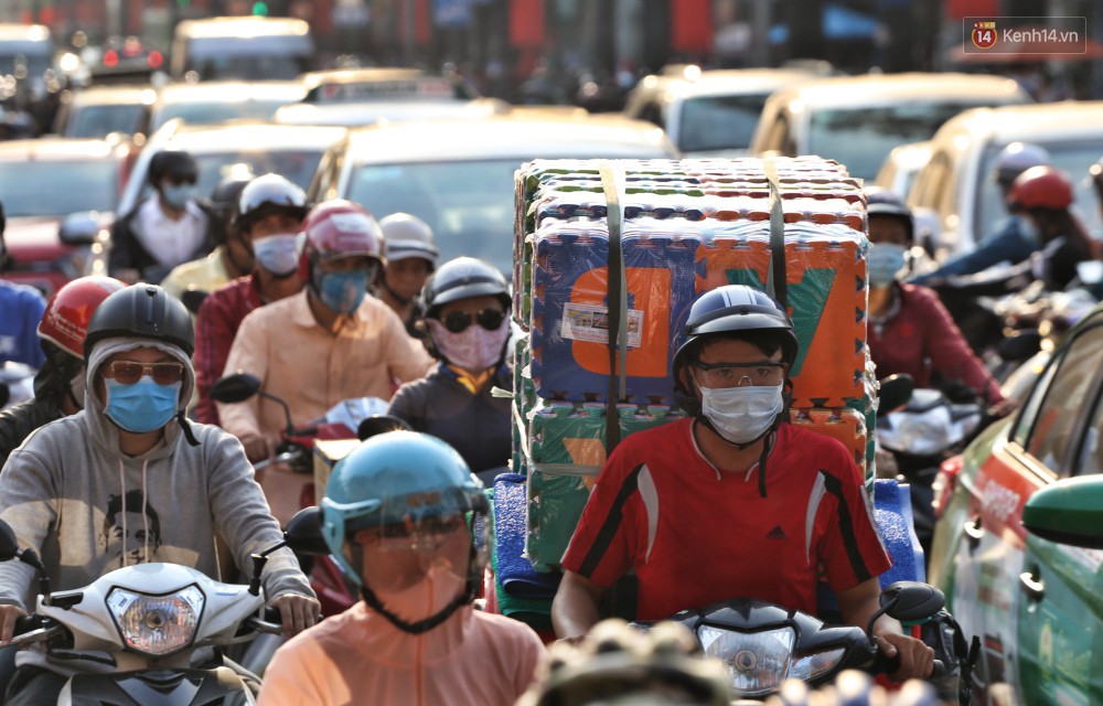 Nỗi ám ảnh của người Sài Gòn những ngày cận Tết: Rừng xe đông nghẹt trên nhiều tuyến đường trung tâm từ trưa đến tối