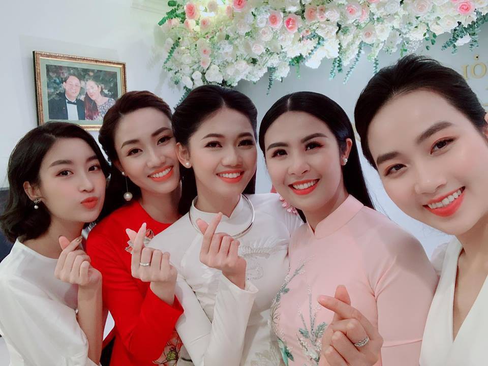 Điểm danh những hội bạn thân đình đám của showbiz Việt: Người lặng lẽ bên nhau hơn 10 năm, kẻ dứt tình rồi đem nhau ra đấu tố