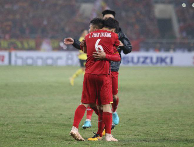 Những bí mật ngọt ngào khiến Xuân Trường, dù ít ra sân vẫn luôn là hoàng tử mắt hí đáng yêu của NHM