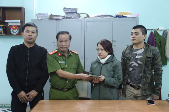 3 thanh niên trả lại gần 37 triệu đồng cho người bị mất