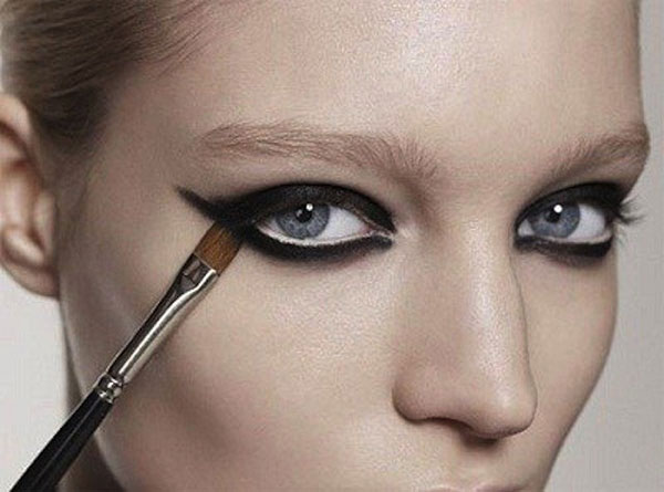 6 lỗi trang điểm chị em cần khắc cốt ghi tâm nếu không muốn trở thành thảm họa trong các buổi hẹn hò