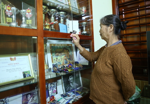 Mẹ của Công Phượng mong con trai lập công khi vừa sang tuổi mới