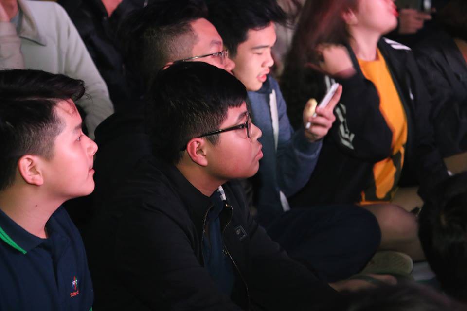 Tổ chức xem đá bóng, cả trường ngỡ ngàng phát hiện phụ huynh là cựu danh thủ lừng lẫy Việt Nam cũng có mặt