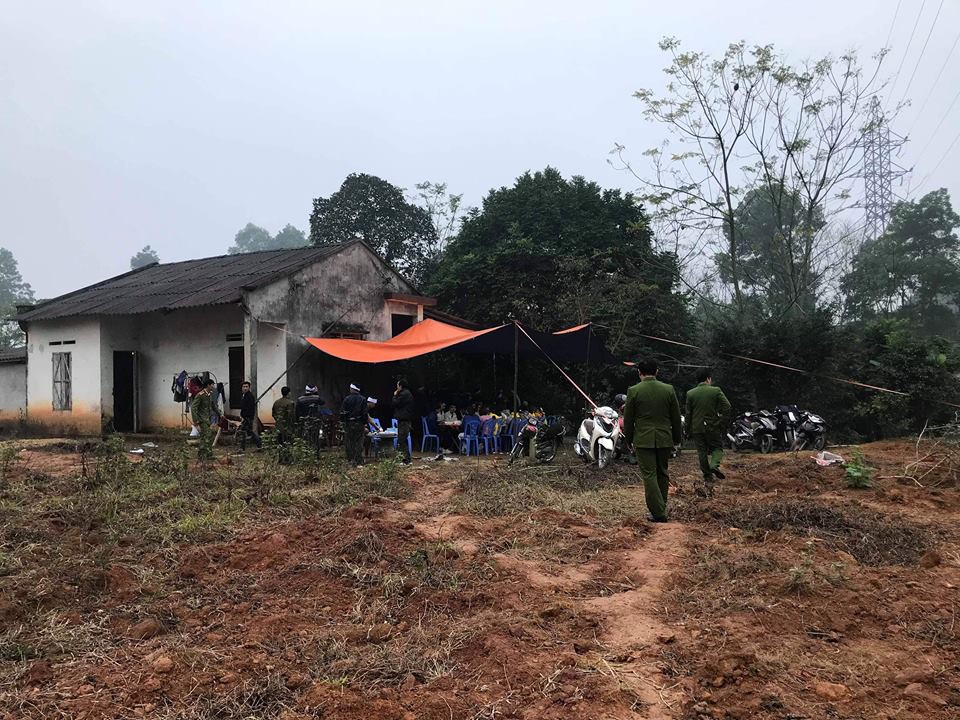 Vụ hai mẹ con hiệu phó tử vong bất thường ở Phú Thọ: Xác định được nghi phạm qua chiếc áo khoác đẫm máu ở hiện trường